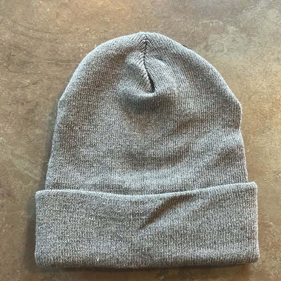 Grunge grey beanie with surf wave patch, never been worn, surfer, hippie, skater - Picture 3 of 3